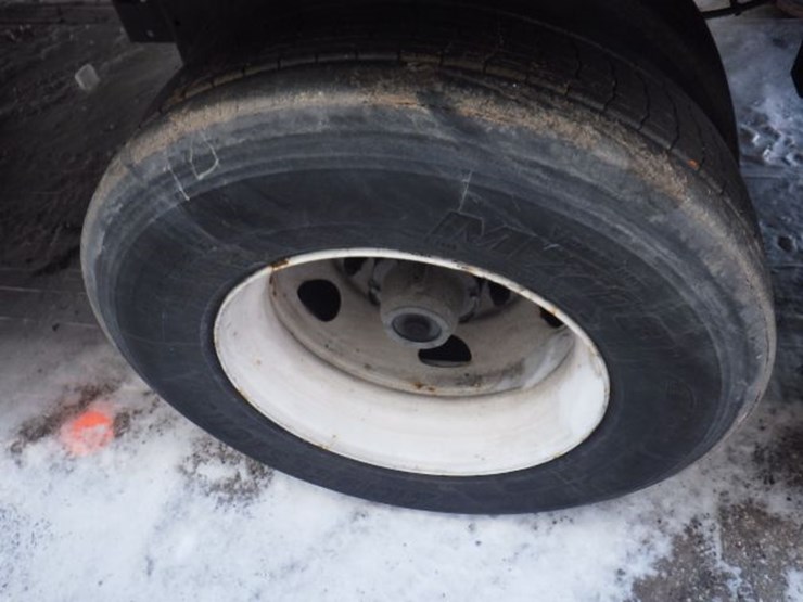 2016-hyundai-translead-image-16