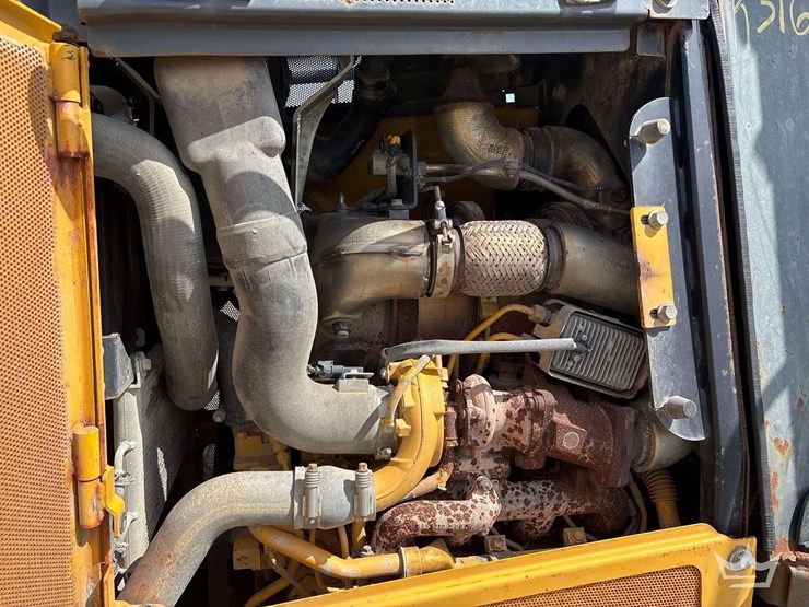 2014-deere-650k-image-18