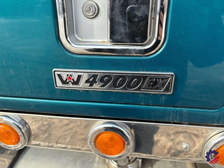 2021-western-star-4900ex-image-52
