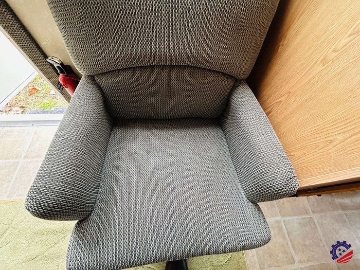 2003-forest-river-wildcat-28rk-t/a-camper-gooseneck-trailer-image-85