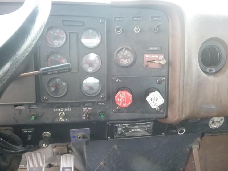 1990-international-9300-image-15