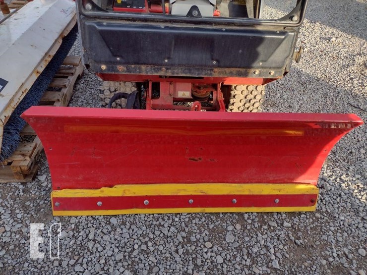 ventrac-3400l-lawn-mower-w/blade-&-broom-image-16