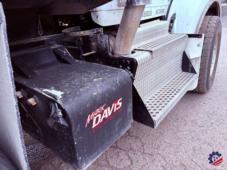 2016-kenworth-t800-image-25