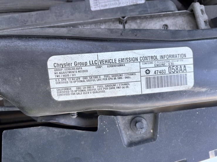 2014-dodge-grand-caravan-image-24