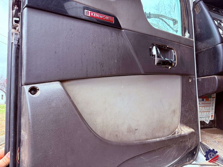 2016-kenworth-t800-image-64