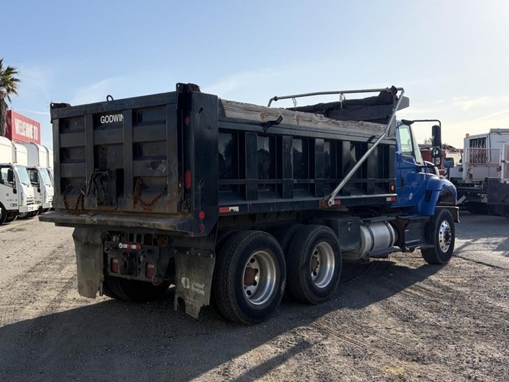 2018-international-7400-image-3