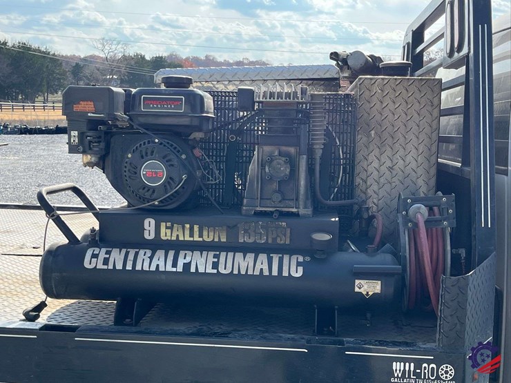 2002-chevrolet-silverado-3500-image-32