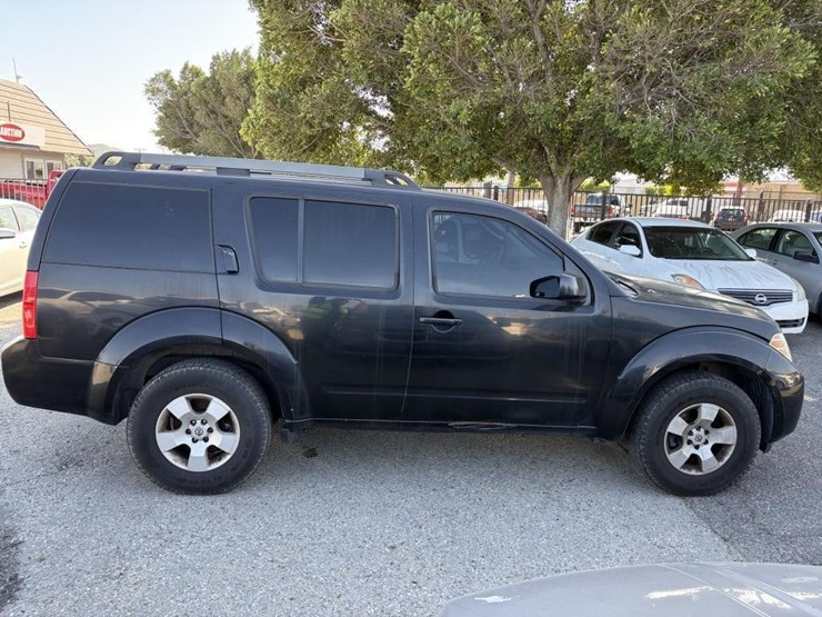 2012-nissan-pathfinder-image-8