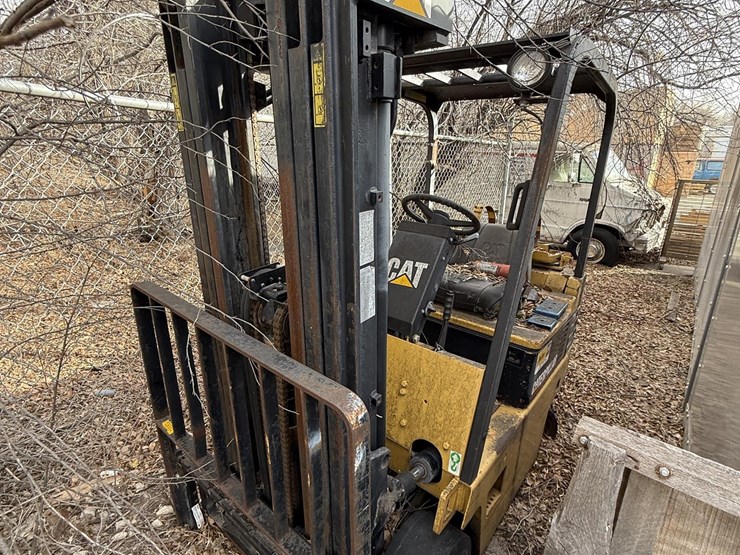 1993-caterpillar-t40b-image-1