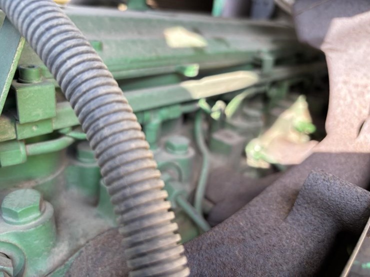 2005-john-deere-7220-image-47