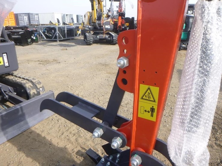 2025-agt-mx15rx-hydraulic-excavator-image-12