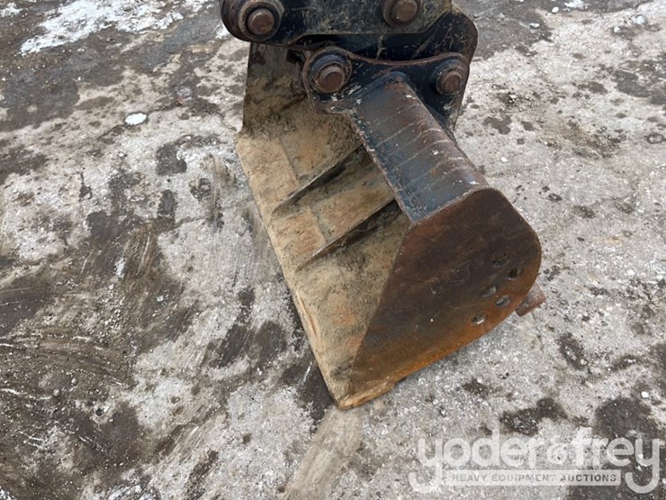 caterpillar-305-image-16