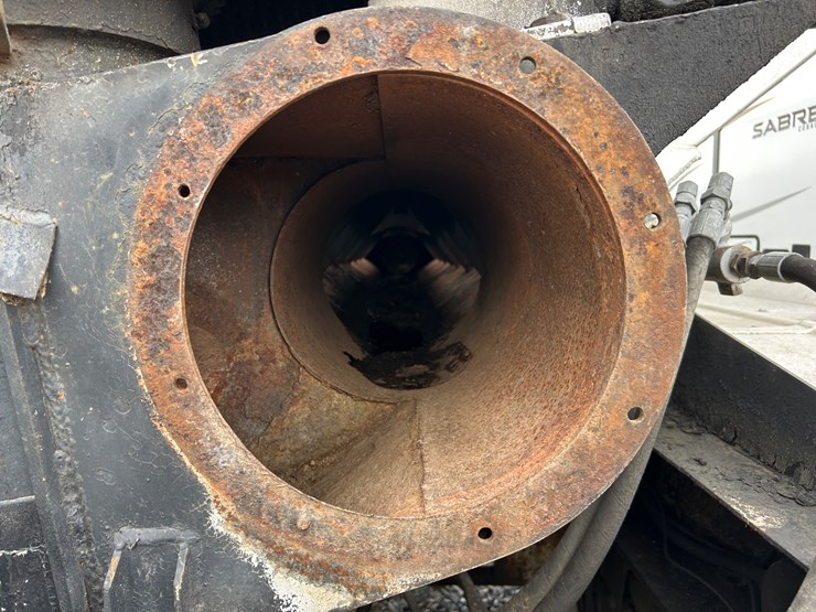 warren-feed-trailer-image-8