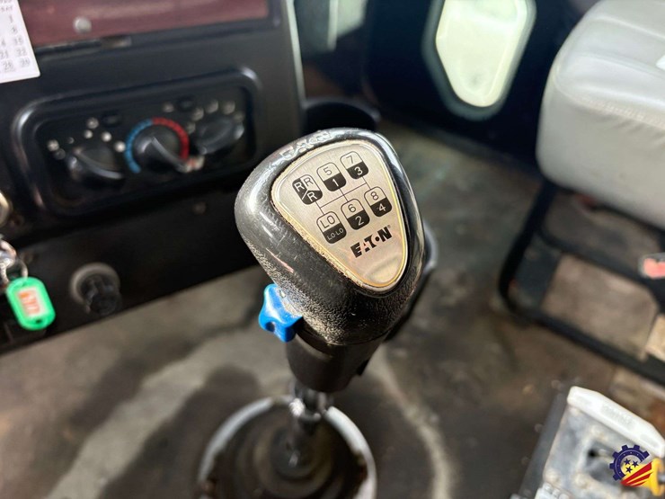 2021-western-star-4900ex-image-74