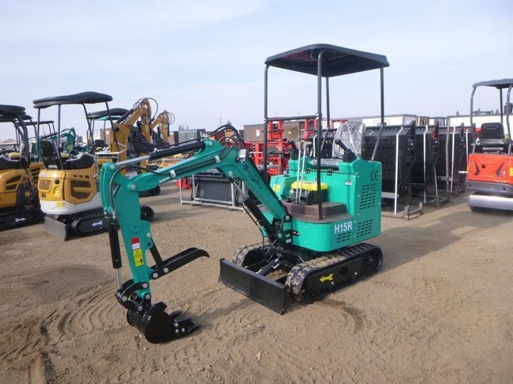 2025-agt-h15r-hydraulic-excavator-image-1