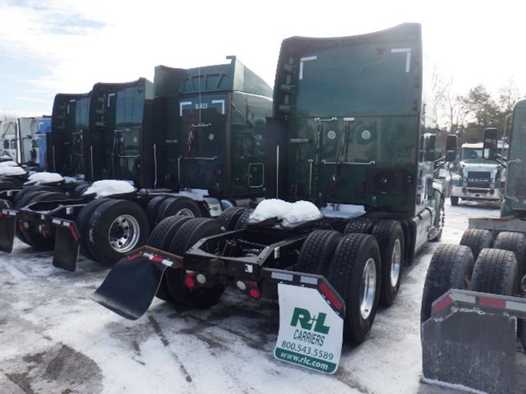 2019-peterbilt-579-image-13