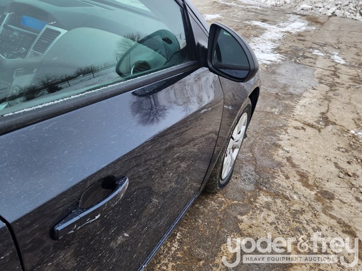 2016-chevrolet-cruze-image-33