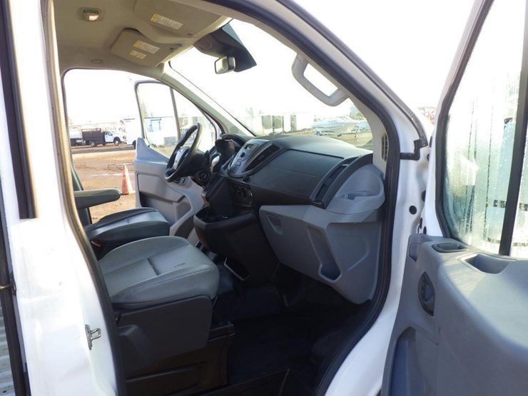 2016-ford-transit-image-6