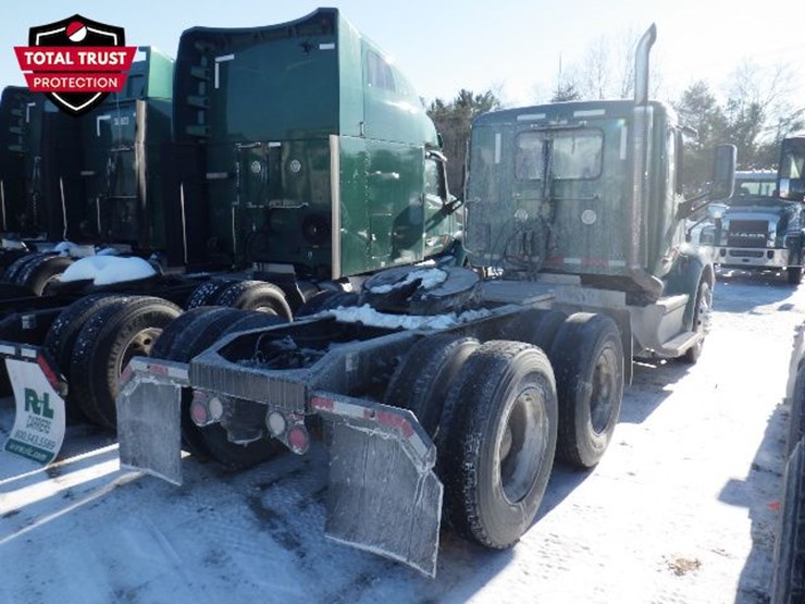 2019-peterbilt-579-image-8