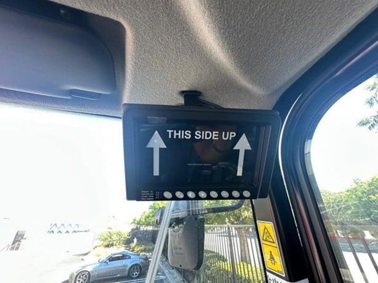 2023-caterpillar-910-image-22