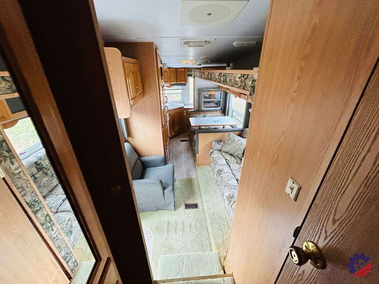 2003-forest-river-wildcat-28rk-t/a-camper-gooseneck-trailer-image-81