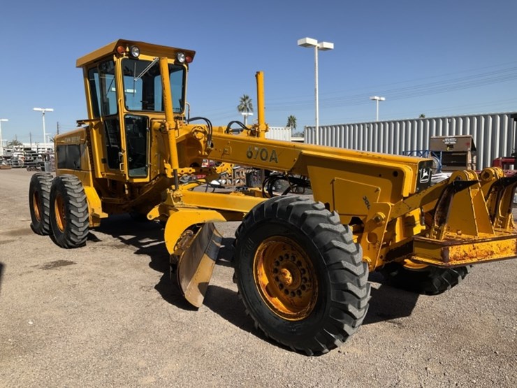 1981-deere-670a-image-4