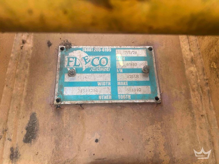 2005-caterpillar-325c-image-11