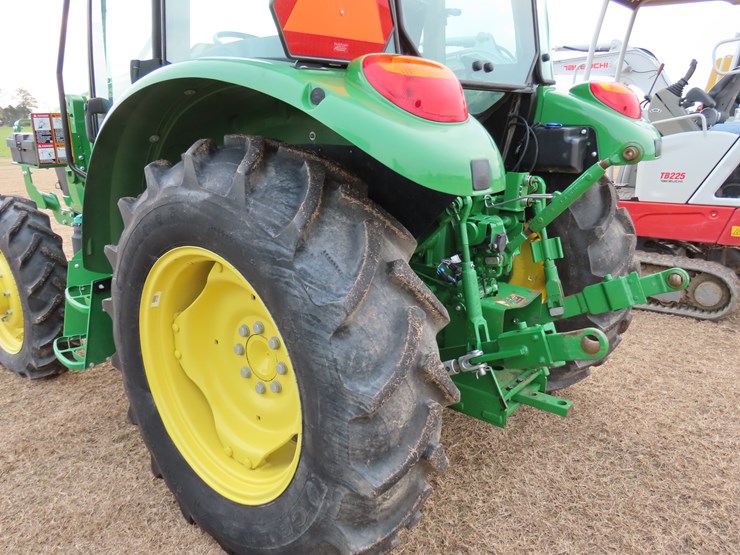 2022-john-deere-5055e-image-10