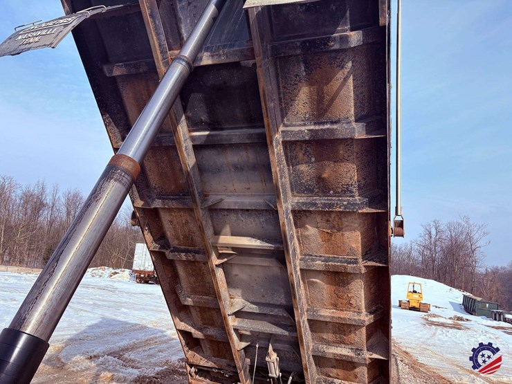 2021-western-star-4900ex-image-64