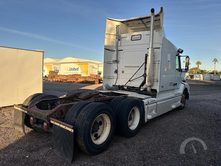 1999-volvo-vnl64t770-image-41