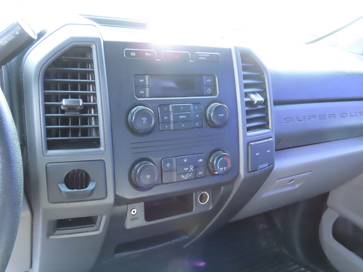 2019-ford-f450-xl-image-11