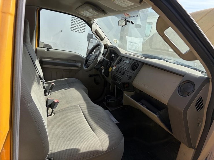 2009-ford-f550-image-9