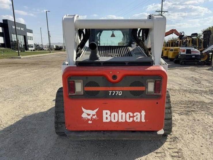 2022-bobcat-t770-image-7