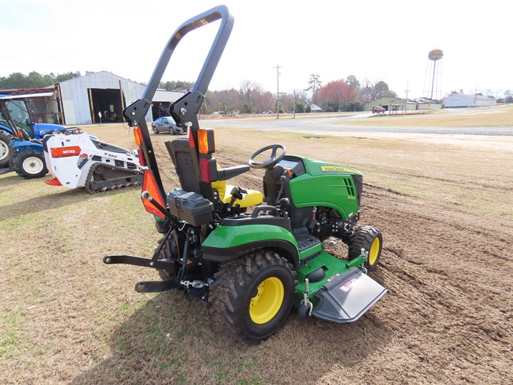 2025-john-deere-1025r-image-8