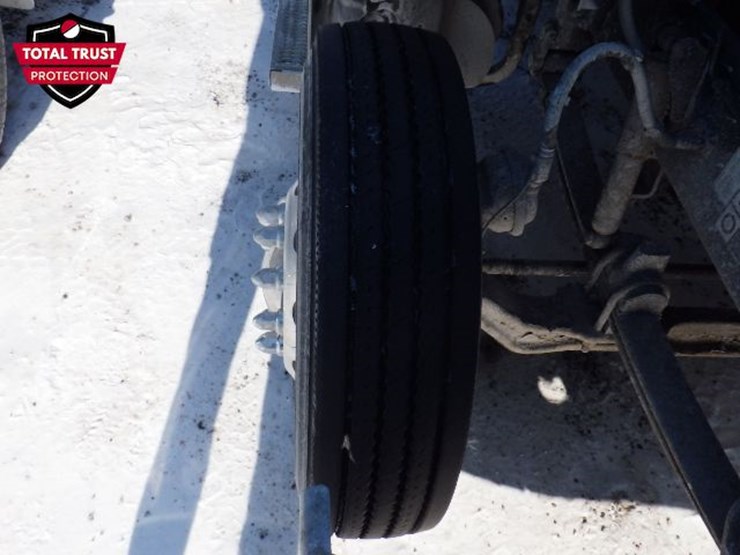 2019-peterbilt-579-image-21