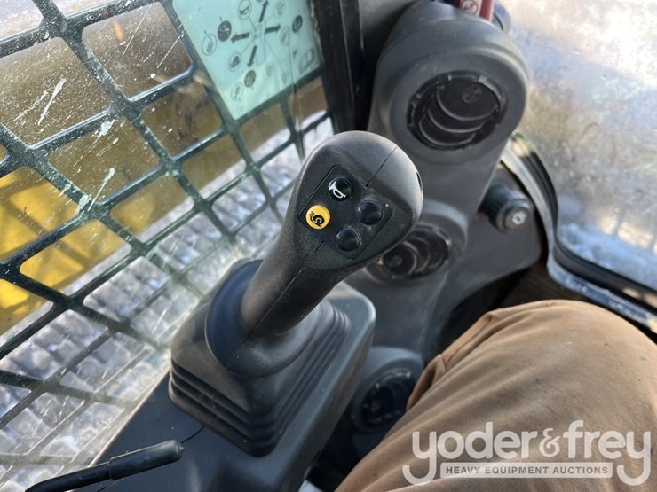 2023-caterpillar-259d3-image-24