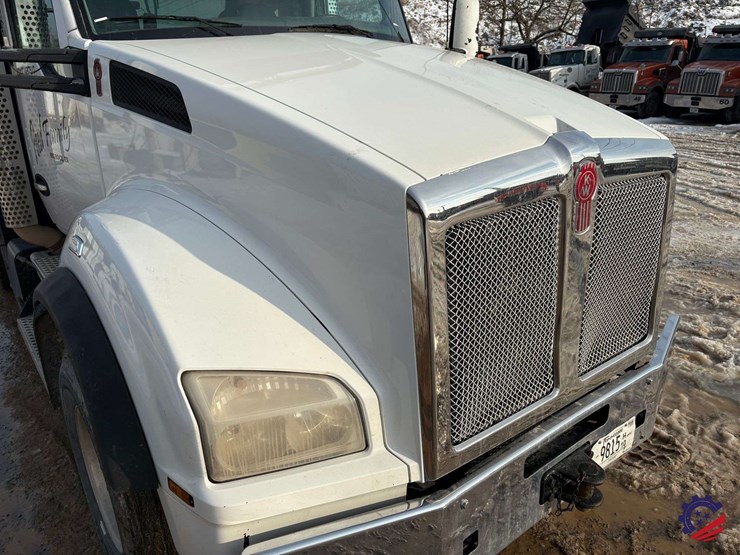 2019-kenworth-t880-image-31