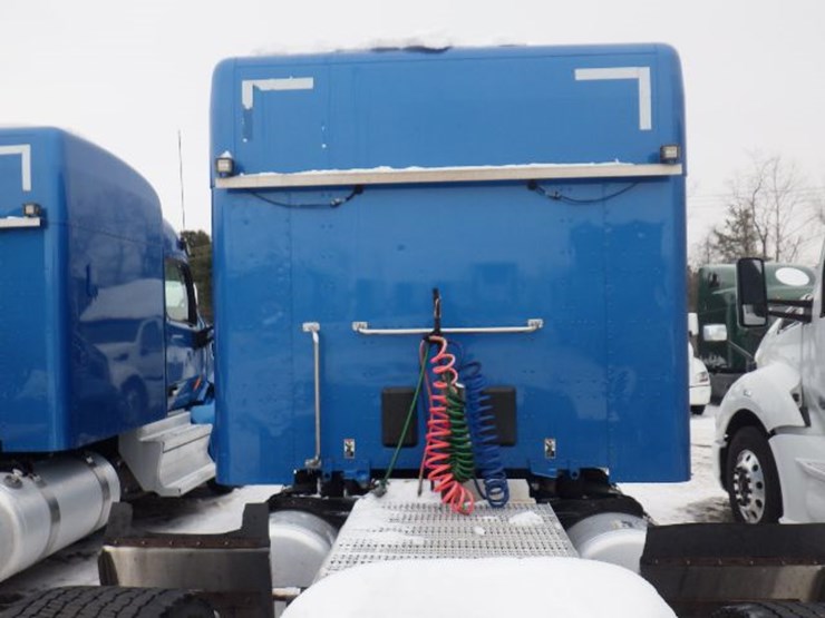 2020-peterbilt-579-image-13