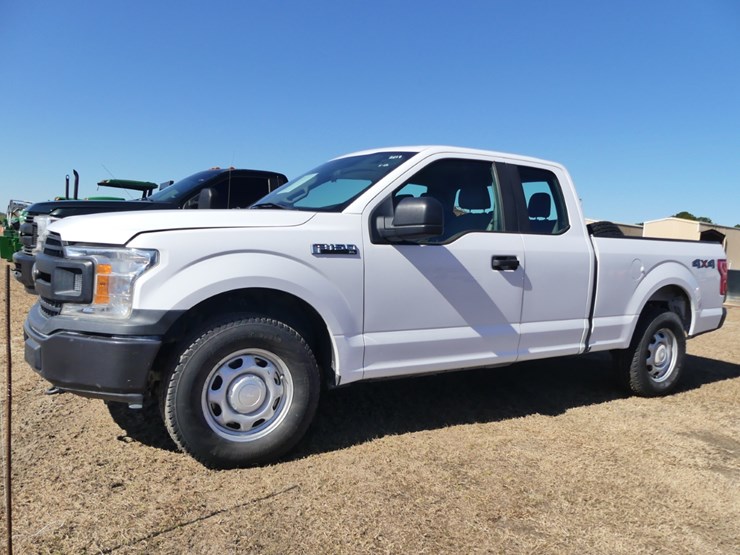 2019-ford-f150-xl-image-1