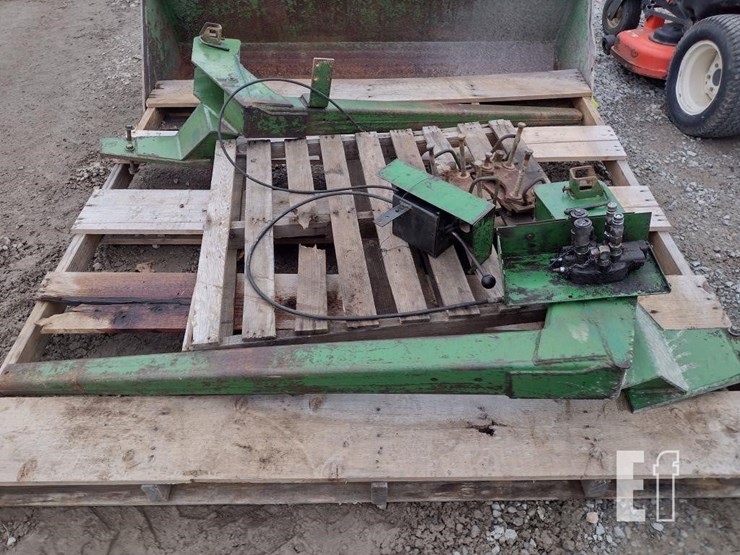 john-deere-245-image-9