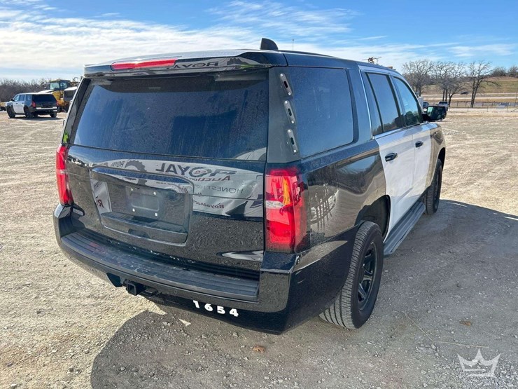 2016-chevrolet-tahoe-image-3