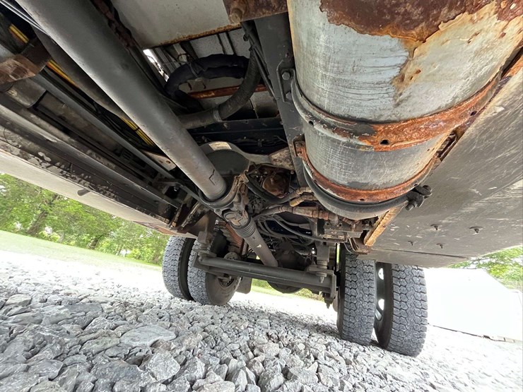 2005-gmc-c8-cable-placer-truck-image-26