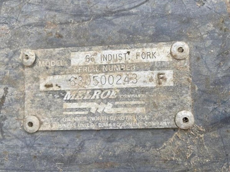 bobcat-universal-attach-64"-grapple-bucket-image-4