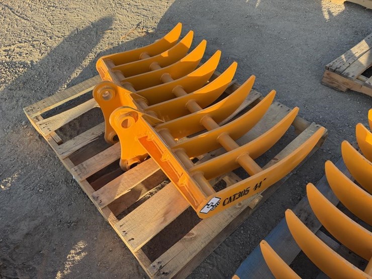 caterpillar-305-image-3