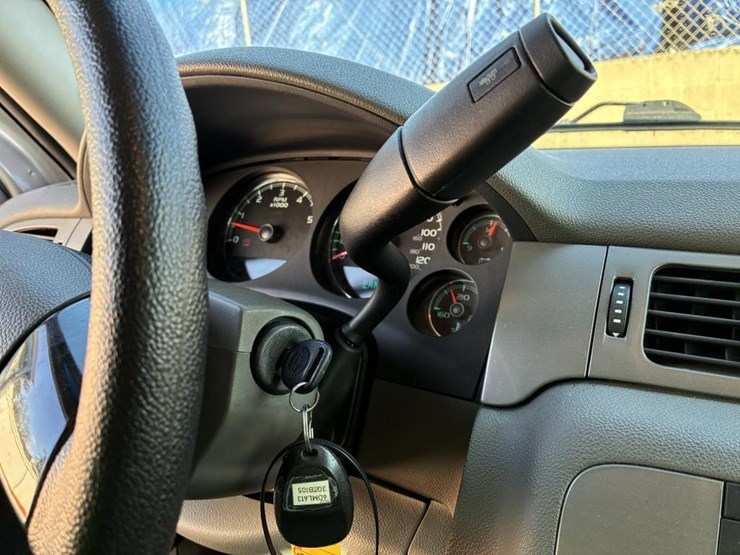 2008-chevrolet-tahoe-image-10