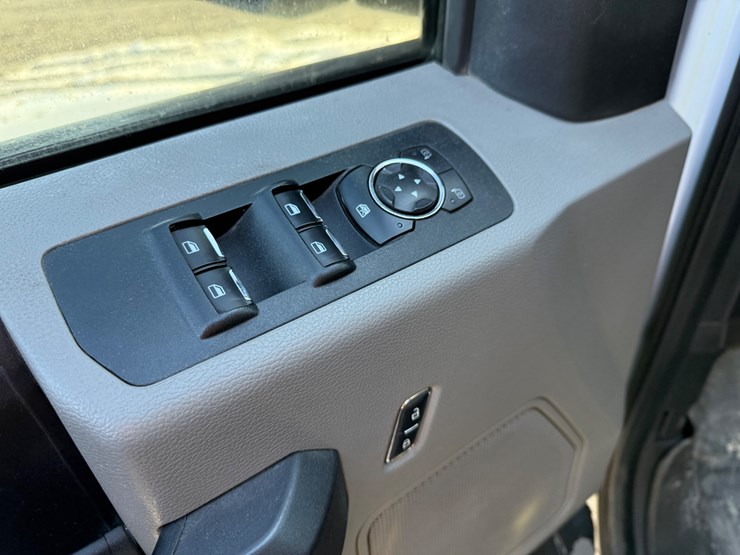 2018-ford-f150-xl-image-29