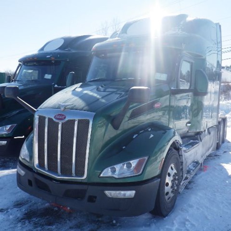 2023 PETERBILT 579