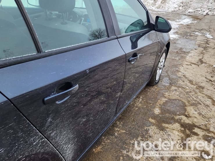 2016-chevrolet-cruze-image-30