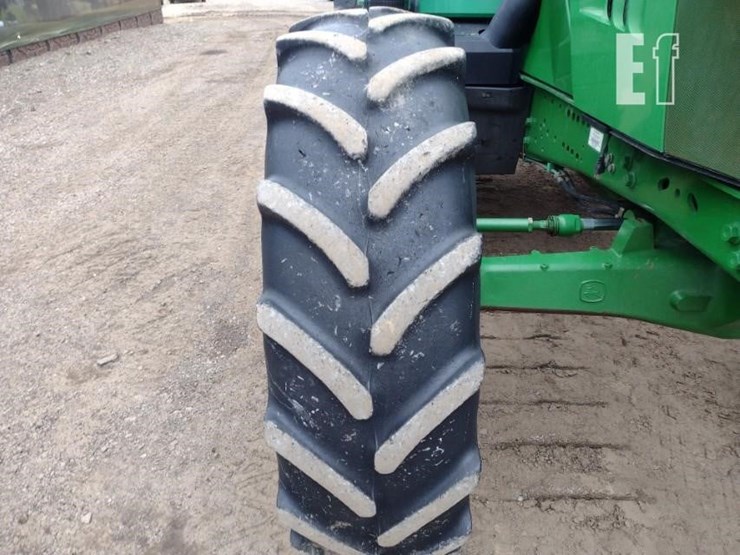 2014-john-deere-6140m-image-16