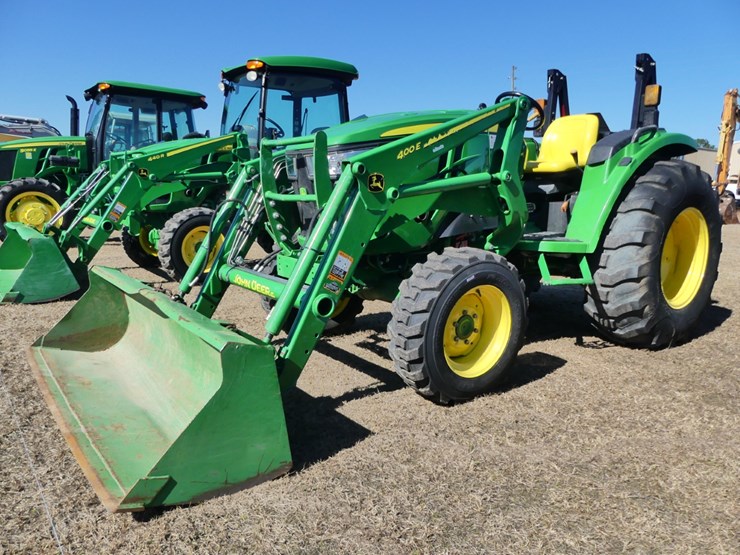 2019-john-deere-4044m-image-1